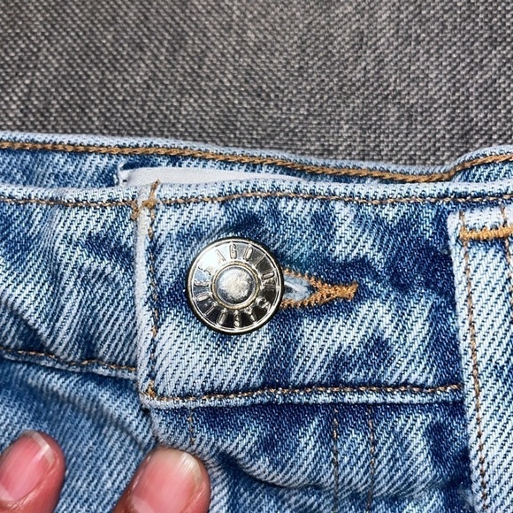 AGOLDE Quinn High Rise Mini Skirt.  Size 24.  100% cotton Premium Denim. - Picture 8 of 12